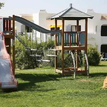 Belles 2 Bedroom Ap Club Апартаменты